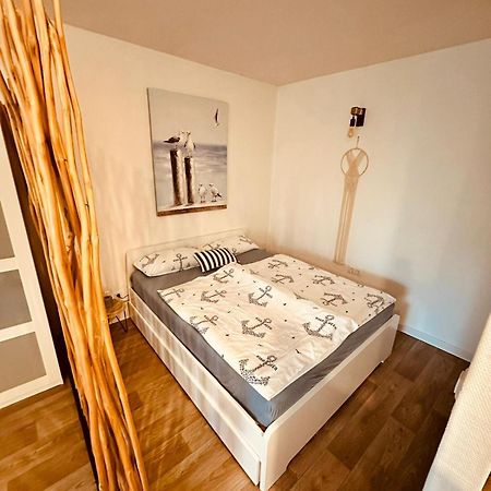 Emily'S Deichbude In Einer Historischen Villa In Dornumersiel Екстериор снимка
