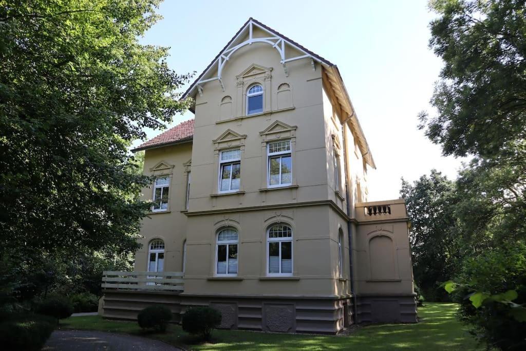 Emily'S Deichbude In Einer Historischen Villa In Dornumersiel Екстериор снимка