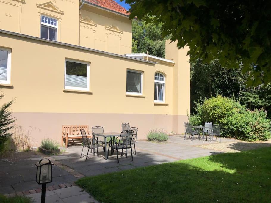 Emily'S Deichbude In Einer Historischen Villa In Dornumersiel Екстериор снимка