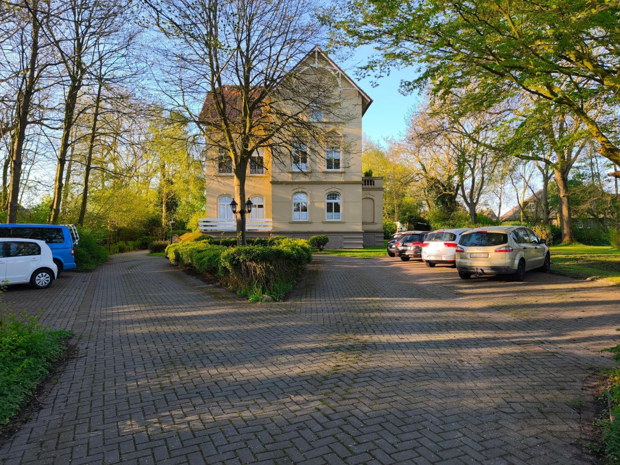 Emily'S Deichbude In Einer Historischen Villa In Dornumersiel Екстериор снимка