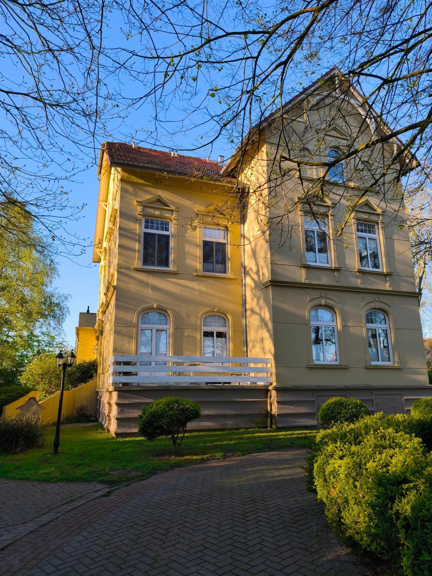 Emily'S Deichbude In Einer Historischen Villa In Dornumersiel Екстериор снимка